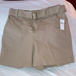 Banana Republic Women’s Cargo Shorts-Size 2